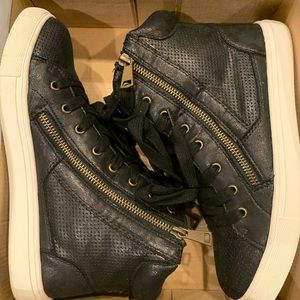 Steve Madden Gym Shoe